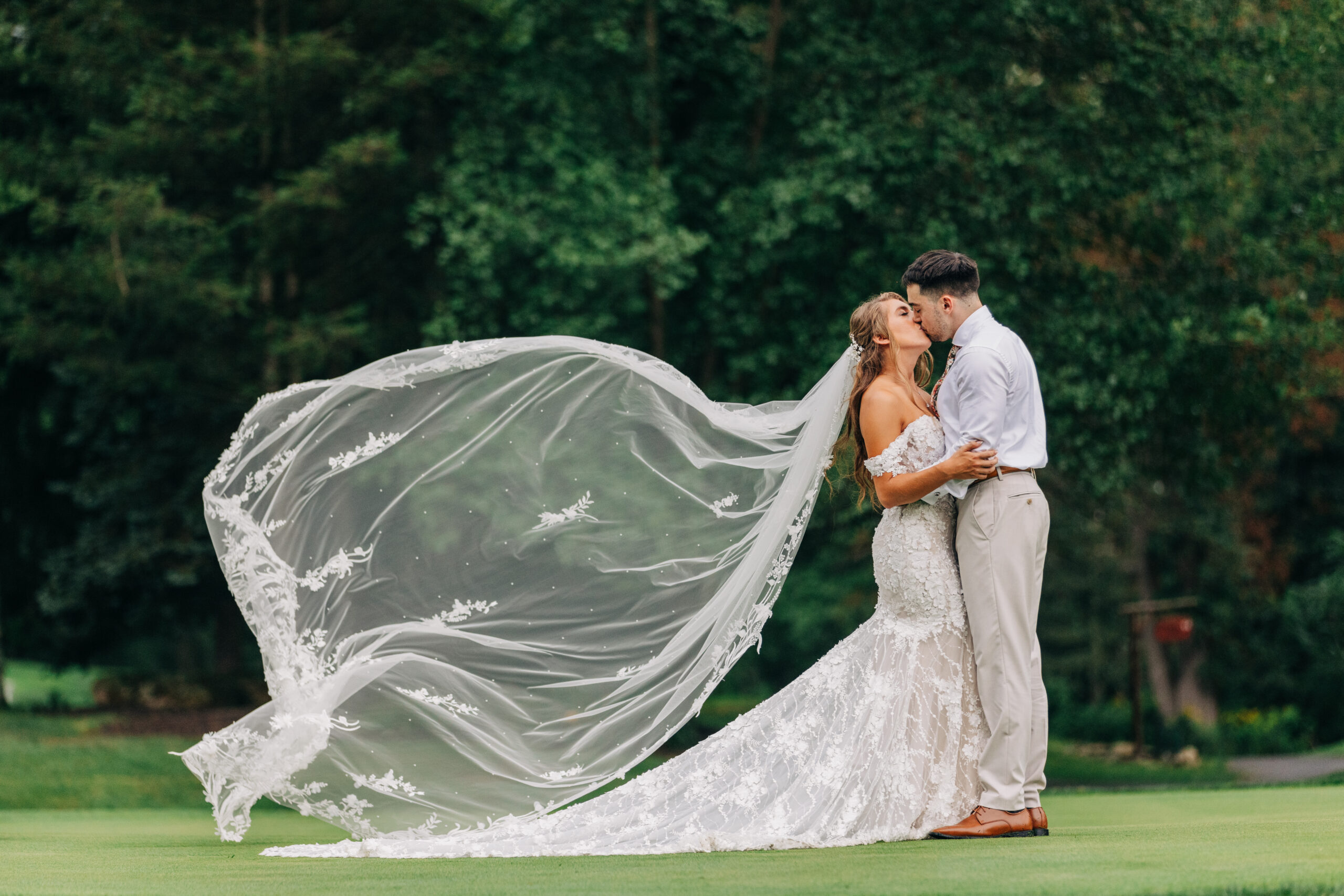 Emily + Robert's Wedding Day by Kelly Jean Photography