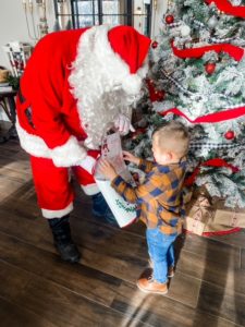 Santa at The Venue at Winding HIlls 